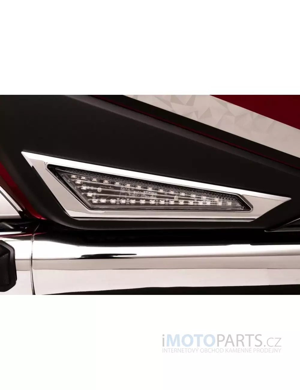 led-pridavna-svetla-na-bocni-kufry-honda-goldwing-2018
