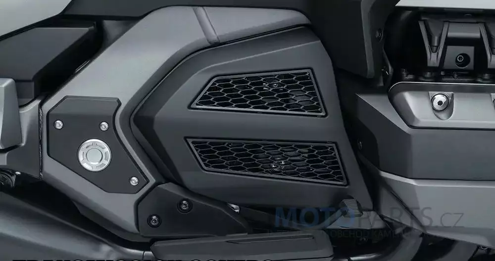 Motorcycle-Fairing-Radiator-Grille-Cover-Engine-Transmission-Covers-Chrome-or-Black-For-Honda-Goldwing-Tour-DCT.jpg_ (1)